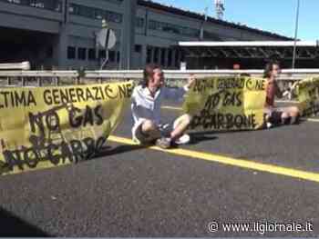 Gli ambientalisti bloccano la Tangenziale di Milano