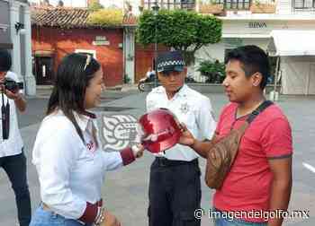 En Misantla, donan cascos protectores para motociclistas - Imagen del Golfo