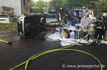 POL-STD: Auto und Gabelstapler in Stade ausgebrannt