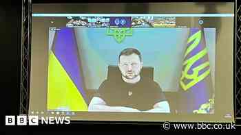Ukraine: President Zelensky addresses university students