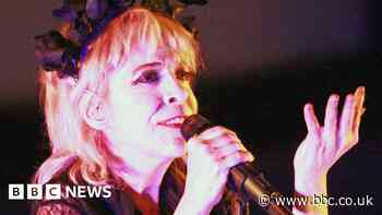 Julee Cruise: Twin Peaks creator David Lynch pays tribute to 'great singer'