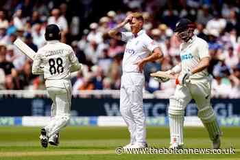 England approach praised by bowling coach despite difficult opening day - The Bolton News