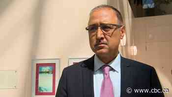 Edmonton mayor demands 2 probes into police actions in lead-up to Chinatown killings