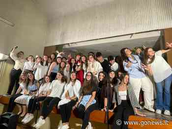 Evasi, commedia in 3 atti con 32 studenti del Montale di Pontedera - gonews