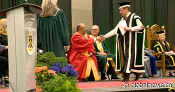 Saskatchewan’s top doctor received honorary degree from University of Regina