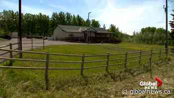 Volunteers hold fundraising auction for historic Calgary-area community hall - Global News