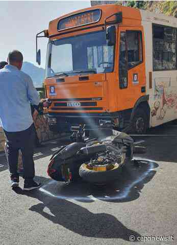 Incidente stradale in via Provinciale Capri/Anacapri: impatto tra moto e autobus, un ferito - Capri News