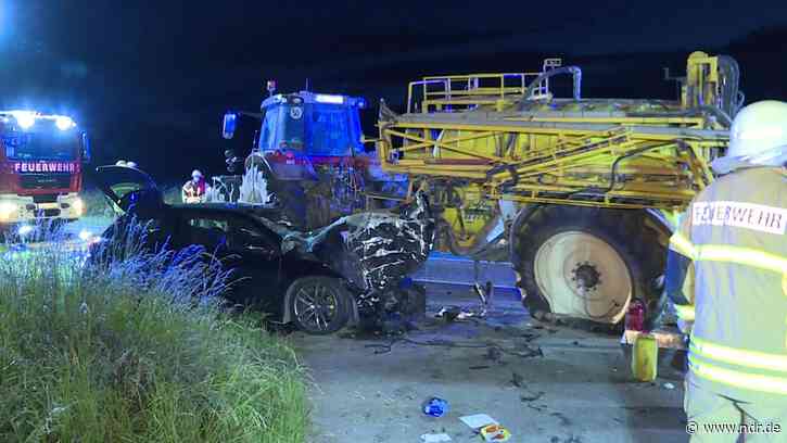 Springe: Fünf Personen nach Treckerunfall in Lebensgefahr - NDR.de