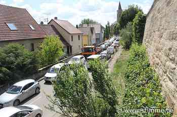 Verkehr quält sich durch die Eppinger Straße in Leingarten - Heilbronner Stimme