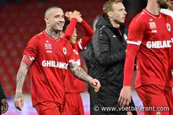 Radja Nainggolan blijft de Rode Duivels volgen en is niet rancuneus tegenover de bondscoach: &quot;Ik heb nooit gezegd dat Martinez ne slechte mens is, hé&quot;