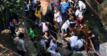 Cesan a 4 funcionarios de Cuernavaca por colapso de puente colgante - MSN