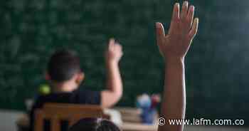 Chao al “todes”: Gobierno de Buenos Aires regula el lenguaje inclusivo en los colegios - La FM