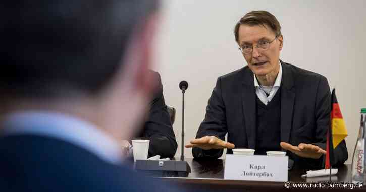 Abwärts mit Lauterbach: Minister steckte in Fahrstuhl fest