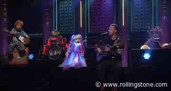 See Chris Martin Perform Coldplay’s ‘Biutyful’ With Puppet Band the Weirdos on ‘Fallon’