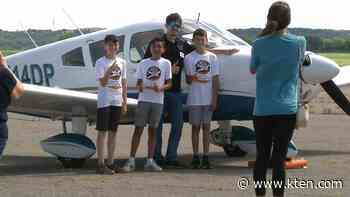 Grade schoolers fly high at Ardmore aviation camp - - KTEN