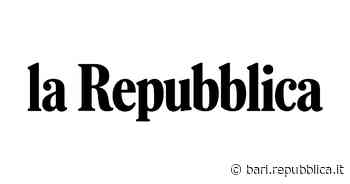 Il megayacht dei reali del Bahrein incanta Trani. E gli ospiti visitano il centro storico - La Repubblica