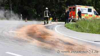 Ermittlungen zu Ölspur: Eine Person nach Motorradunfall in Klinik