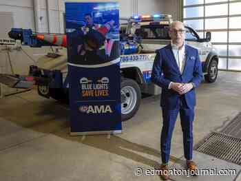 One-year blue light pilot project approved for Alberta tow trucks - Edmonton Journal