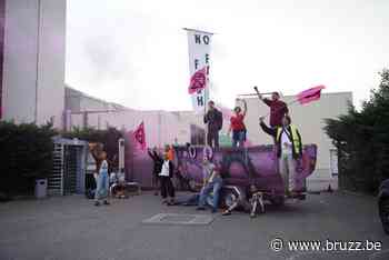 XR Animal legt voedselbedrijf Viangro in Anderlecht stil - BRUZZ