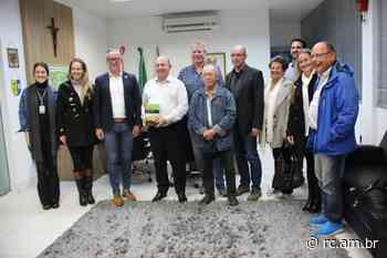 Comitiva da Alemanha visita Prefeitura de Brusque - Rádio Cidade