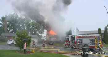 Morning fire destroys roof of house in Saskatoon; no injuries - Global News