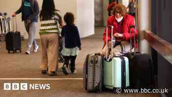 Covid: US to drop test requirement for air travellers