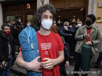 "Mamma, mi faccio le canne". Santori, l'erba e la bufera sul web - ilGiornale.it