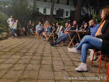 Poetry Slam, verso la finale regionale: i cinque qualificati di Benevento - anteprima24.it