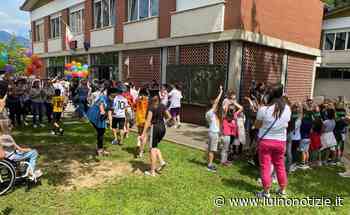 Una bella festa per l'ultimo giorno delle elementari di Luino - Luino Notizie