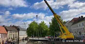Brugs toeristenbootje uit het water getild | Brugge | hln.be - Het Laatste Nieuws