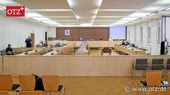 Kriminelles aus Ostthüringen: Getöteter in Wohnung, Missbrauch der Stiefenkelin, Schüsse auf Polizisten