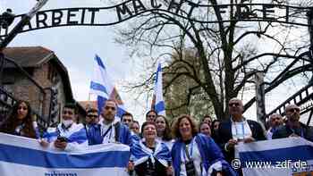 "Marsch der Lebenden" in Auschwitz-Birkenau - ZDFheute