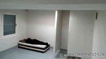 „Wo bin ich?“ Betrunkener findet nicht mehr nach Hause - und übernachtet bei der Polizei