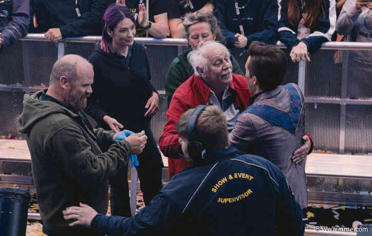 The Killers pause Manchester gig to check on elderly crowdsurfer