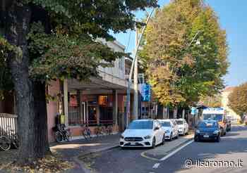 Pedone a terra davanti a “Saronno centro”: arriva l'ambulanza - ilSaronno