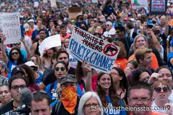 Thousands take to US streets demanding action on gun laws - St Helens Star