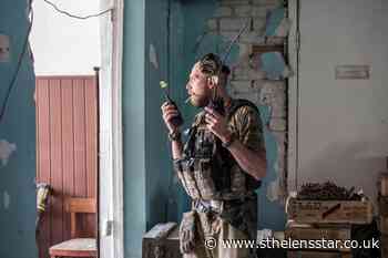 Civilians flee fierce fighting in eastern Ukraine - St Helens Star