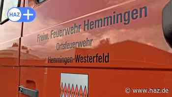 Jungen entdecken Brand an B3-Umgehung Hemmingen: Feuerwehr und Polizei im Einsatz - HAZ