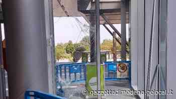 Carpi Spaccata al Borgogioioso «Volevo solo un iPhone» - La Gazzetta di Modena