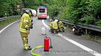 Schwerer Motorradunfall im Harz: Biker kracht in Leitplanke