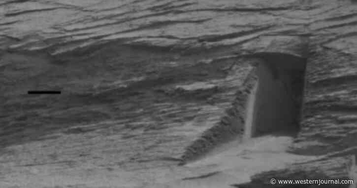 Rover Snaps Picture of Strange Martian Formation; Image of Otherworldly 'Architecture' Sets Internet Ablaze