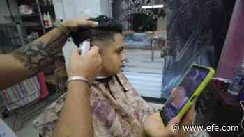 Peinados "raros" en El Cairo, una moda de rebeldía moderada - Agencia EFE