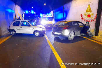 Scontro tra auto nella galleria di Solofra: 2 donne in ospedale - Nuova Irpinia - Nuova Irpinia