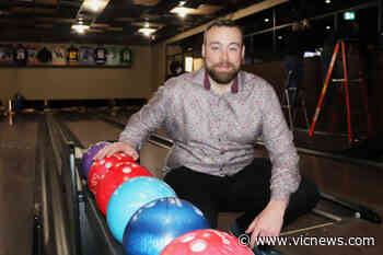 Bowling, batting and brews: New Saanich eatery set to open in Uptown – Victoria News - Victoria News
