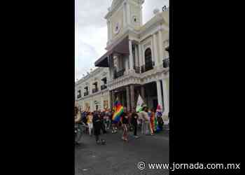 Marcha por los derechos LGBT+ paraliza el centro de Tepic - La Jornada