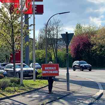 Sindelfingen: Corona-Protest mit Plakaten | SZ/BZ - Sindelfinger Zeitung / Böblinger Zeitung