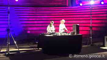 Erika e Martina dj fanno ballare al Pecci - Il Tirreno