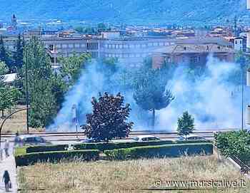Incendio nella zona nord di Avezzano, paura per i residenti - MarsicaLive