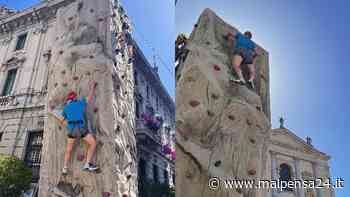 Un'arrampicata in piazza a Gallarate per festeggiare i 100 anni del Cai - malpensa24.it