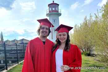 PHOTO:Red Deer graduates capture lifelong memories in Sylvan Lake - Eckville Echo